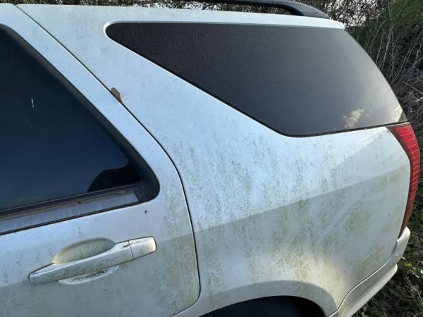Cadillac SRX 2005 White Used Parts - Image 10