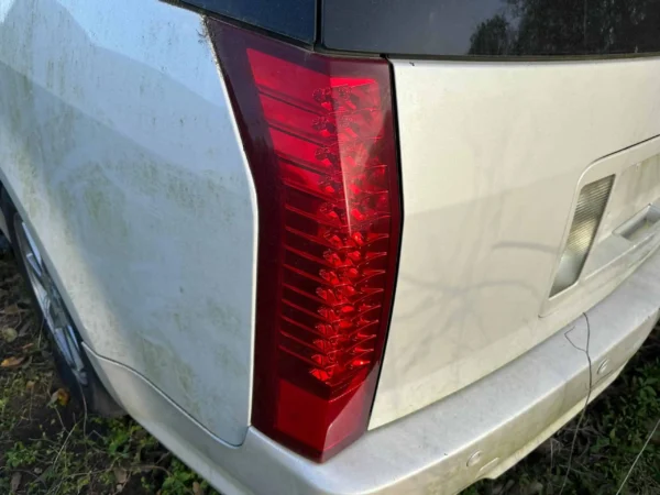 Cadillac SRX 2005 White Used Parts - Image 11