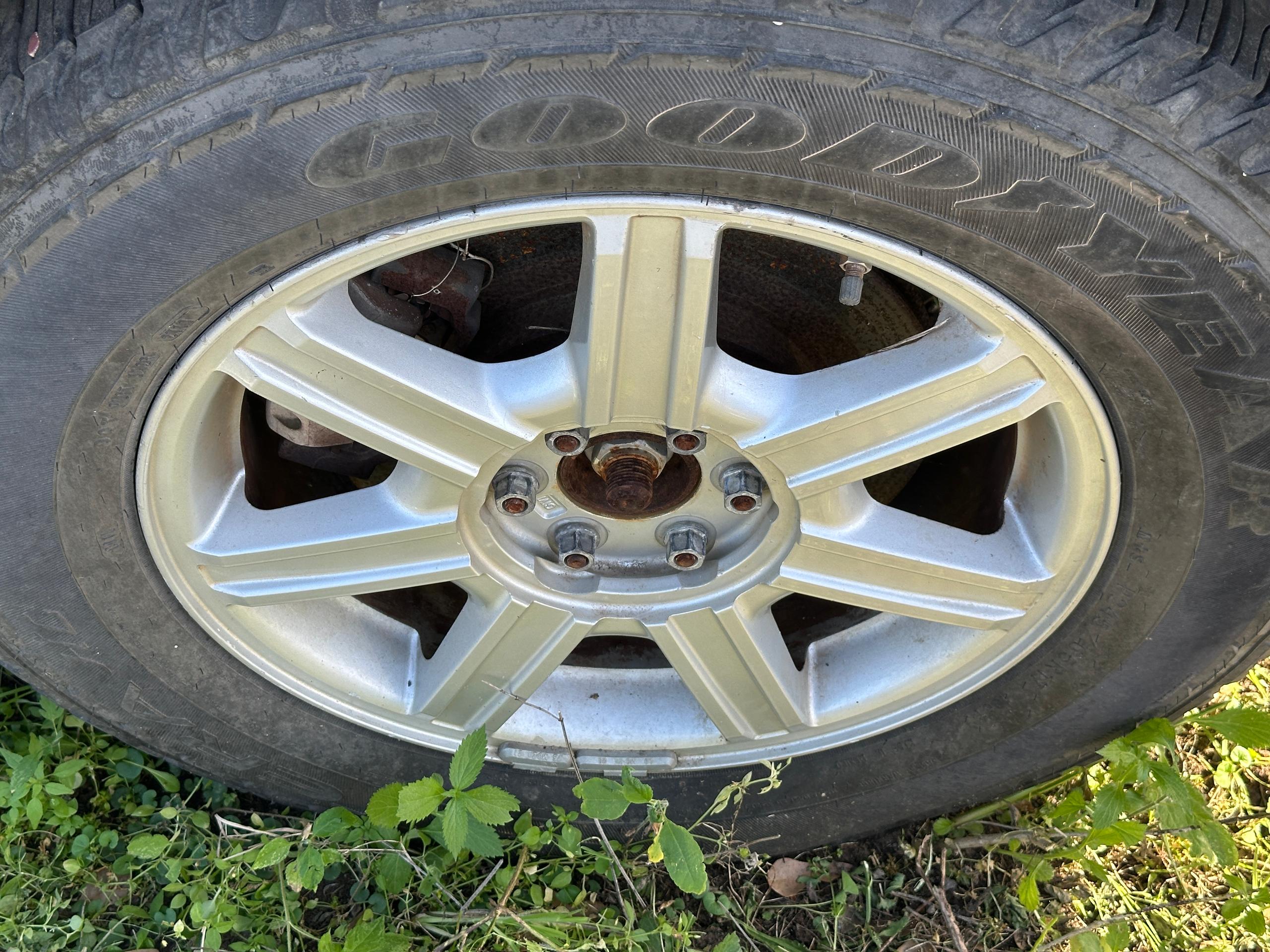 2004 Cadillac SRX Silver Used Parts - Image 44