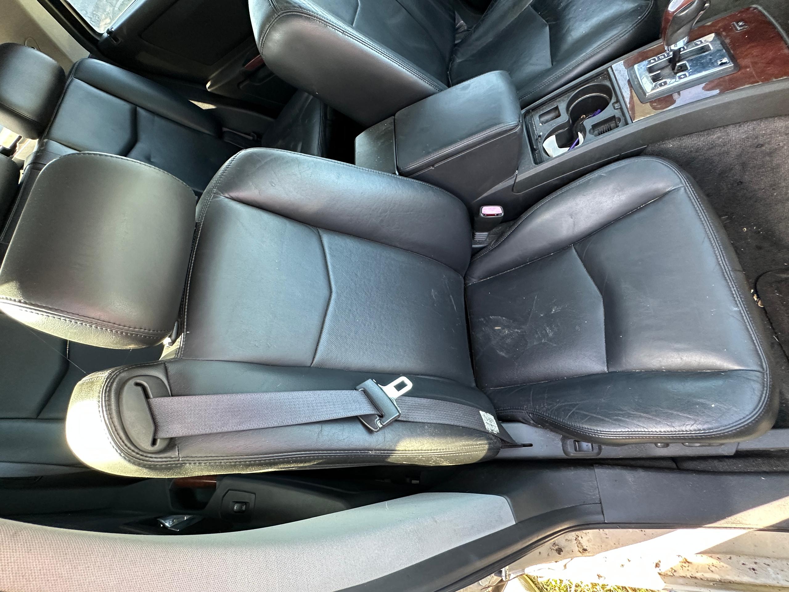 2004 Cadillac SRX Silver Used Parts - Image 15