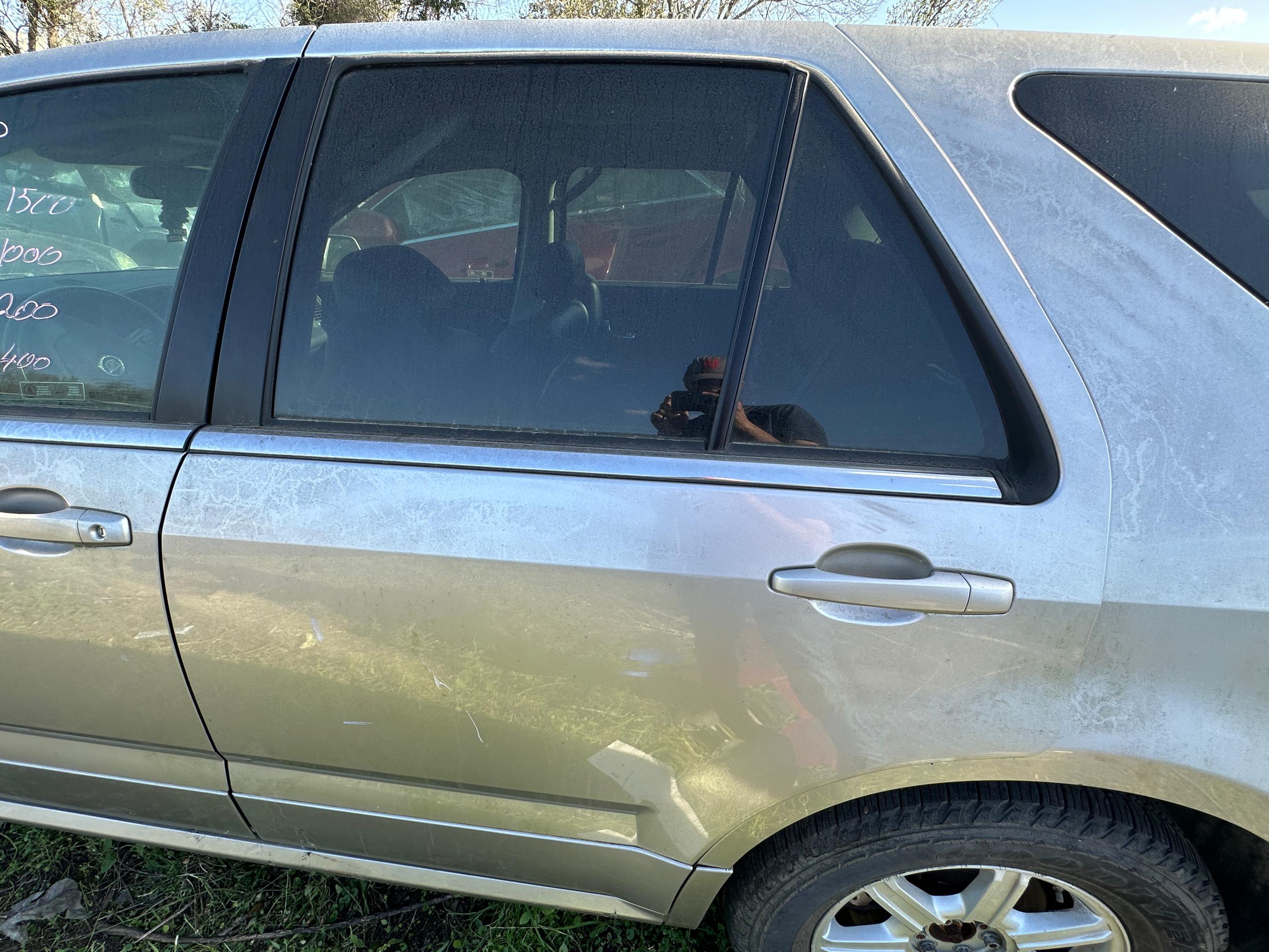 2004 Cadillac SRX Silver Used Parts - Image 16
