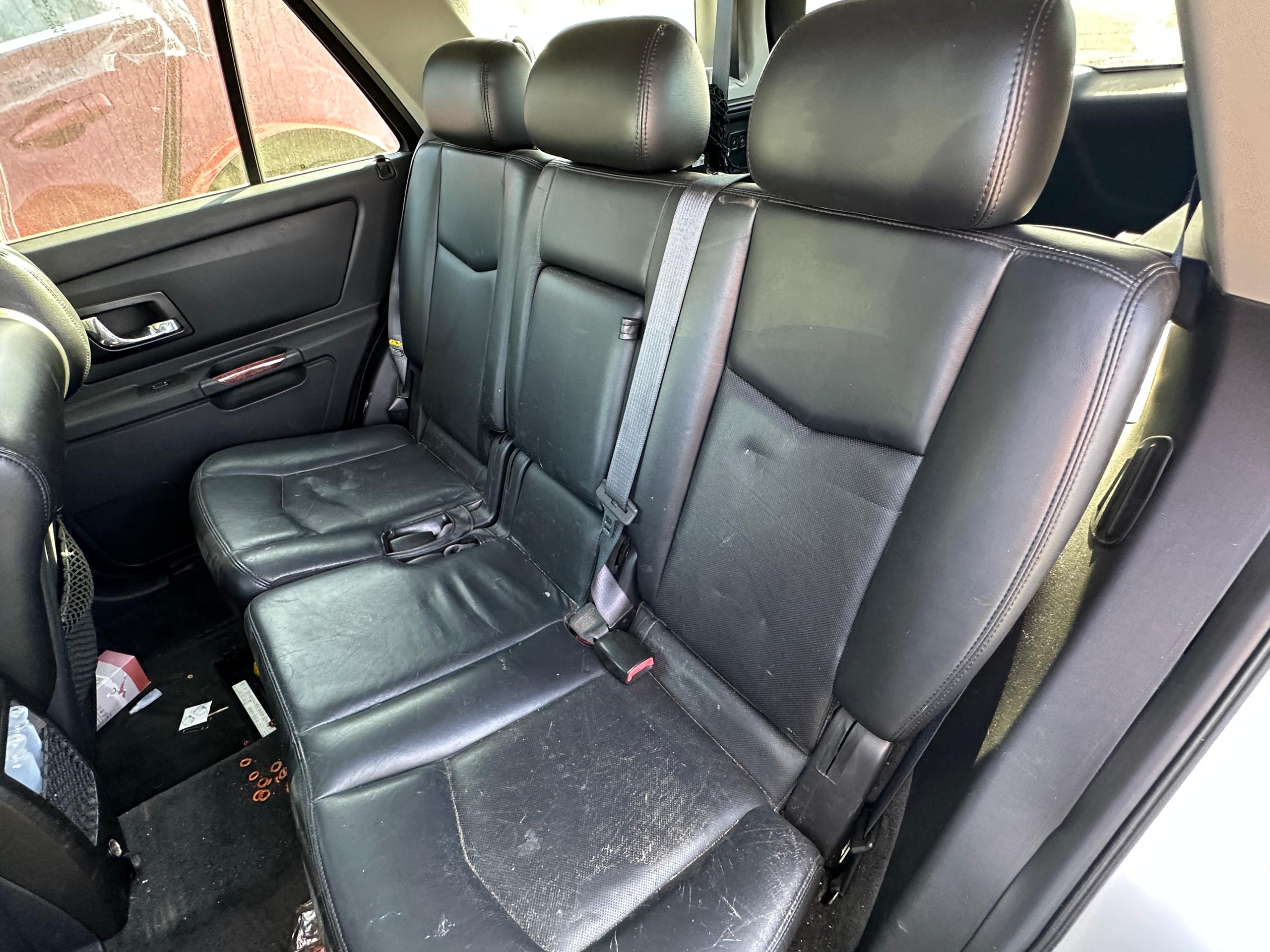 2004 Cadillac SRX Silver Used Parts - Image 17