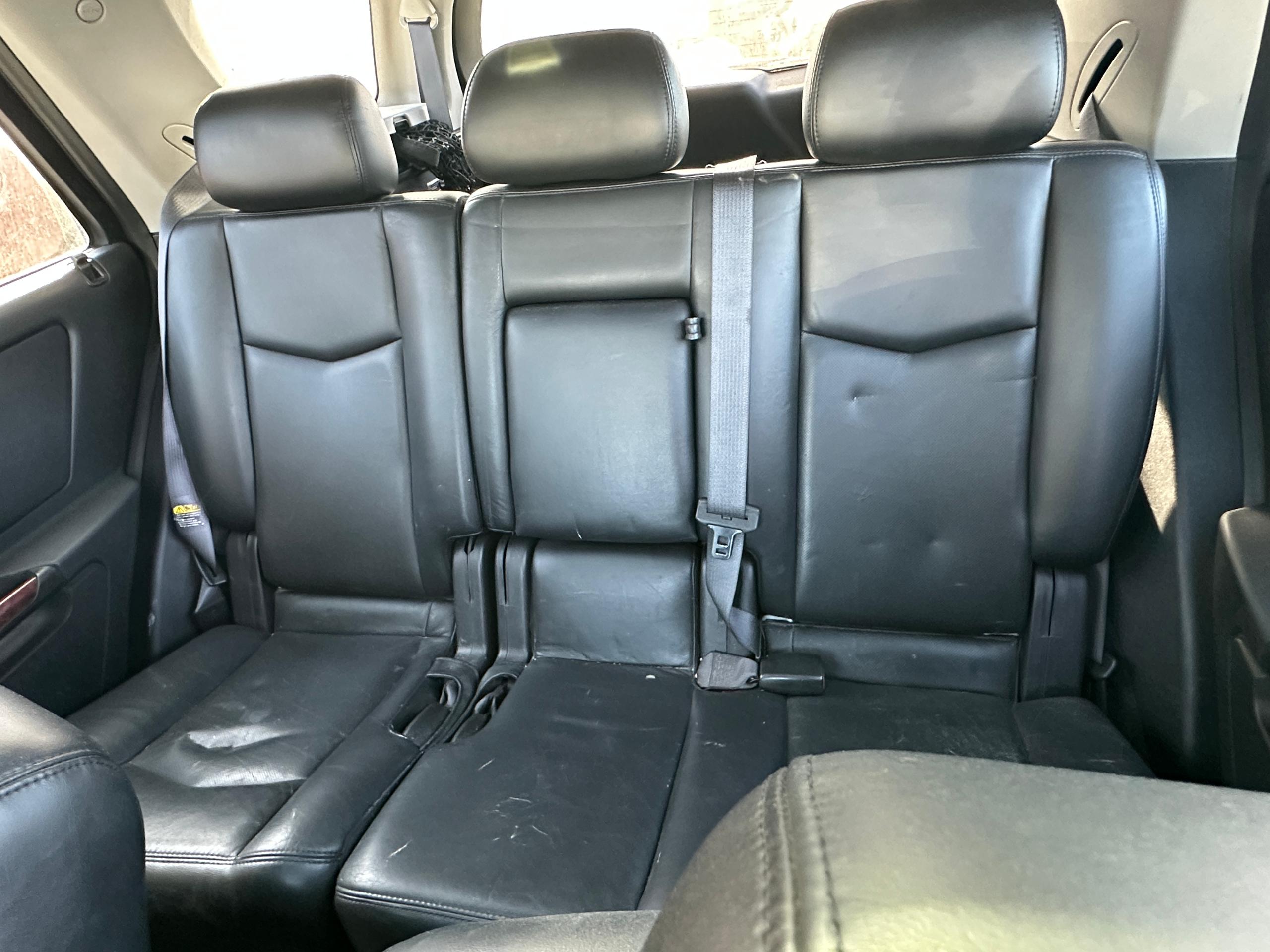2004 Cadillac SRX Silver Used Parts - Image 22